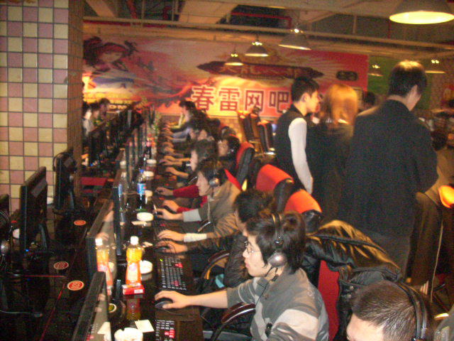 faker 两次放出了他的终极技能！ Bdd ， Fox ，龙， Cuzz ， Monkey ， KT Rolster 回来了，扳回了一局。